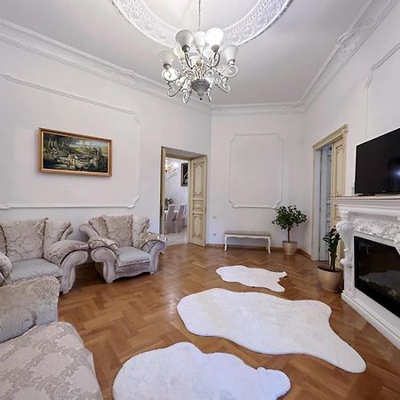 GoldenApartmentLviv Eksteriør billede